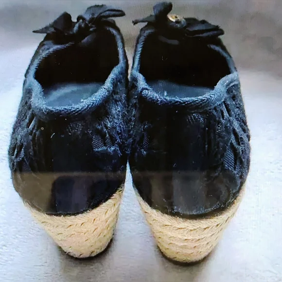 TORY BURCH JACKIE BLACK LACE CROCHET ESPADRILLE WEDGE GOLD LOGO WOMEN'S SIZE 8 - Picture 14 of 14